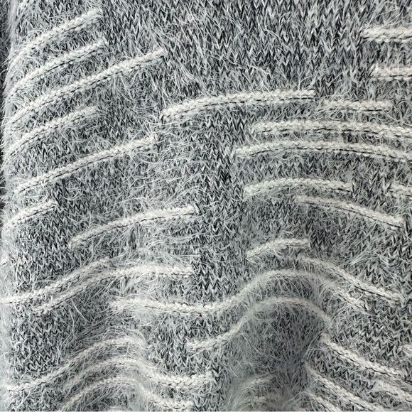 Lou & Grey Womens Eyelash Fuzzy Sweater Crewneck Long Sleeve Black White Sz L‎ - Picture 3 of 12